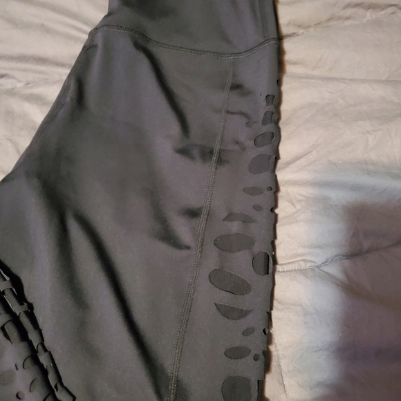 SHEIN leggings - Picture 2 of 5